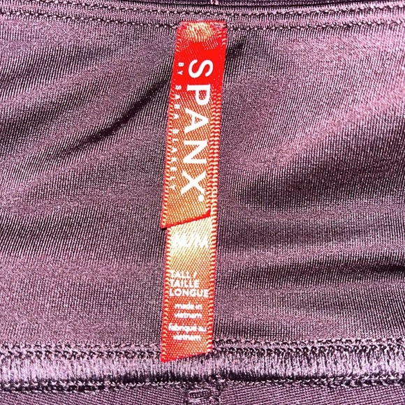Spanx Ankle Length Ponte Hem Slit Leggings brandywine | size medium - Picture 9 of 10